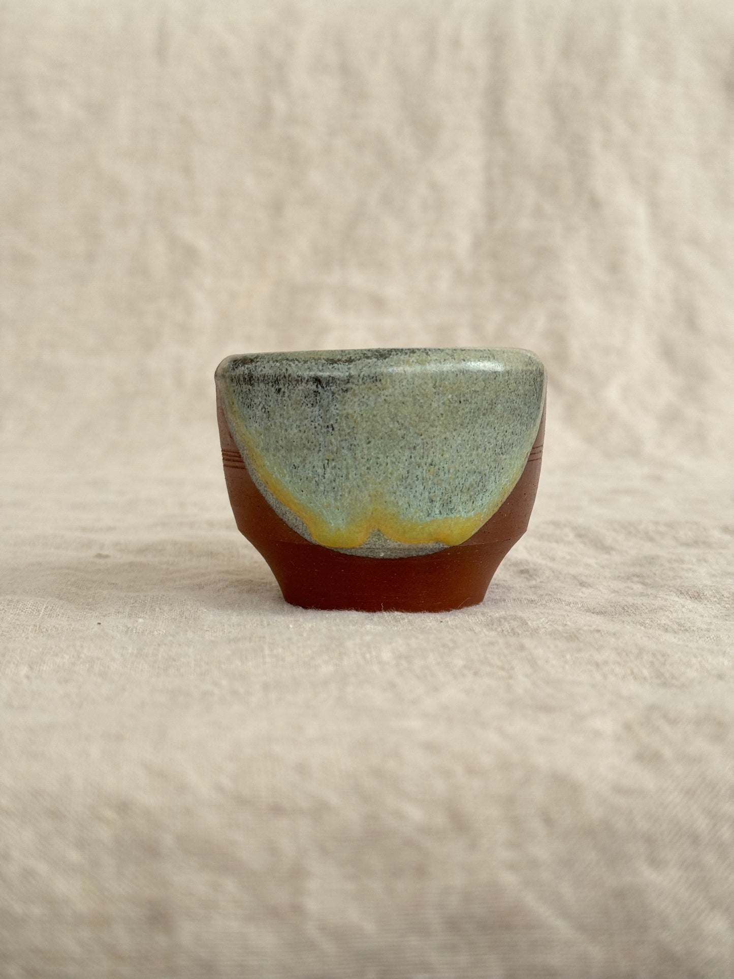Small eye cup strike anywhere match holder